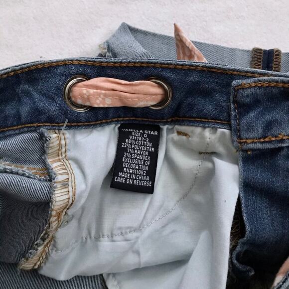 Vanilla Star NWT Mid Rise Distressed Jean Shorts Juniors/Women 0 - Picture 6 of 7